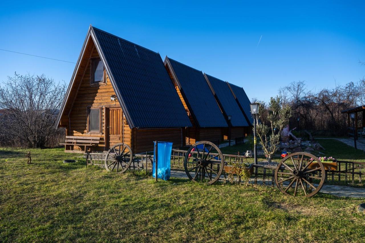 Lolini Bungalovi Novi Sad Dış mekan fotoğraf